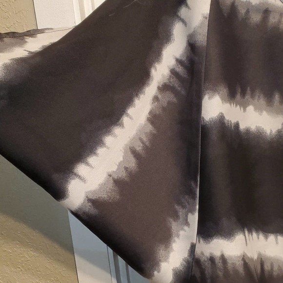 CONVERSE One Star Polyester Flowy Short Sleeve Shirt Size Small - Picture 9 of 9